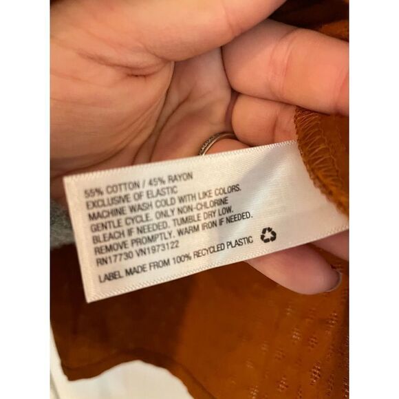 Universal threads NWT rusty orange smocked waist top small - Picture 7 of 11